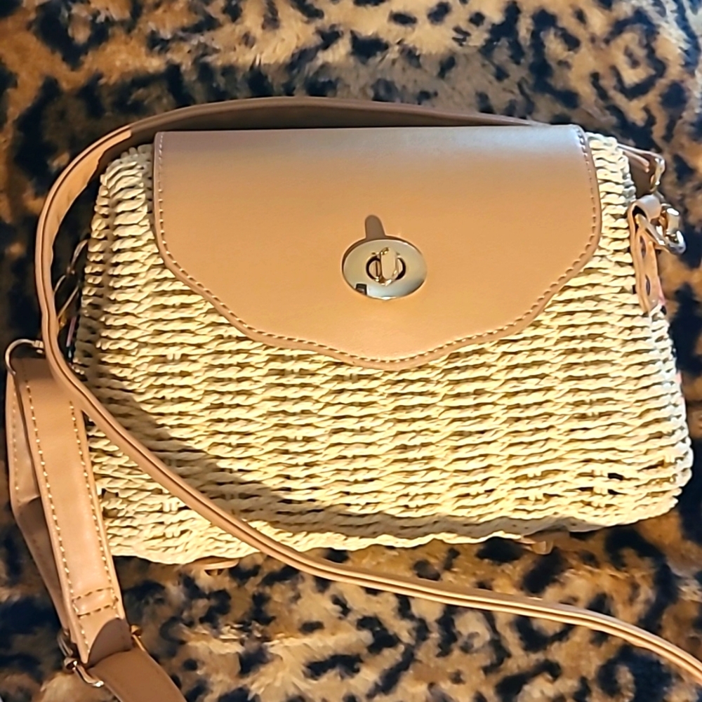 Like Dreams Soft Woven Purse. - New